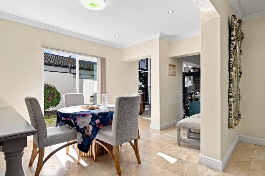 6 Bedroom Property for Sale in Newlands Western Cape